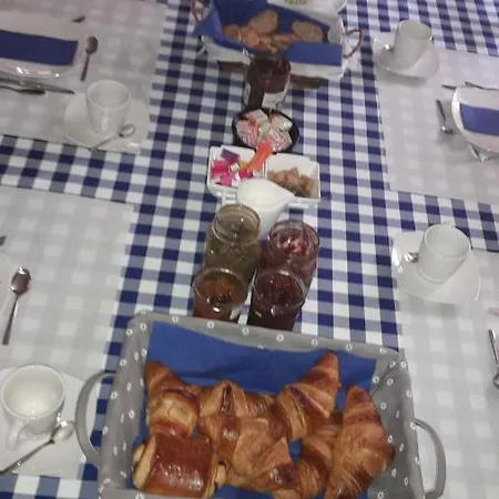 Le Brandissou Bed & Breakfast *